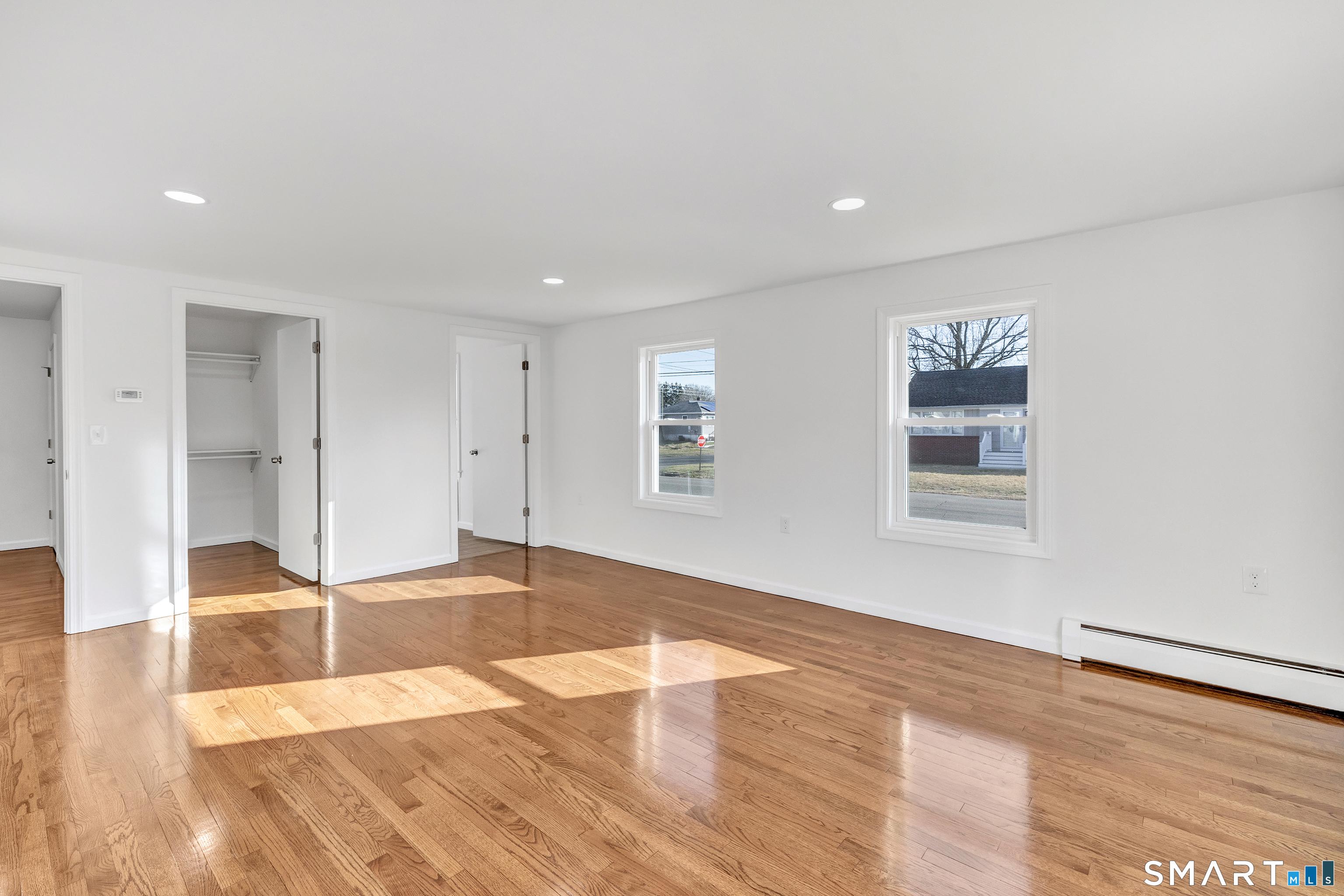 North Haven, Connecticut, 06473, United States, 3 Bedrooms Bedrooms, ,3 BathroomsBathrooms,Residential,For Sale,2011672