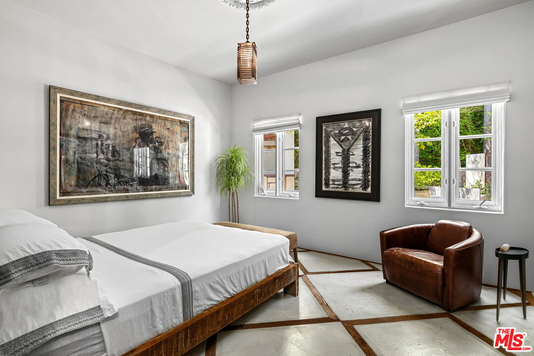 Los Angeles, California, 90069, United States, 4 Bedrooms Bedrooms, ,4 BathroomsBathrooms,Residential,For Sale,1911596
