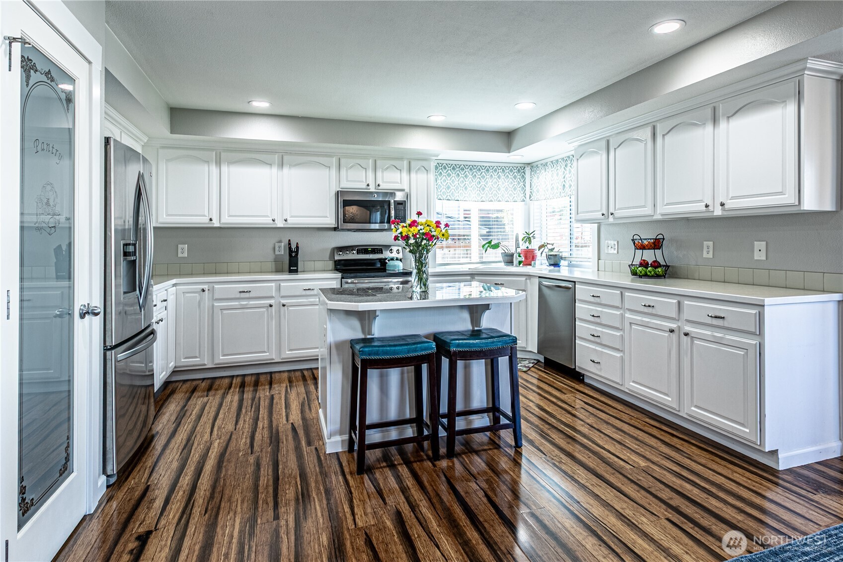 Tacoma, Washington, 98445, United States, 3 Bedrooms Bedrooms, ,3 BathroomsBathrooms,Residential,For Sale,1857304