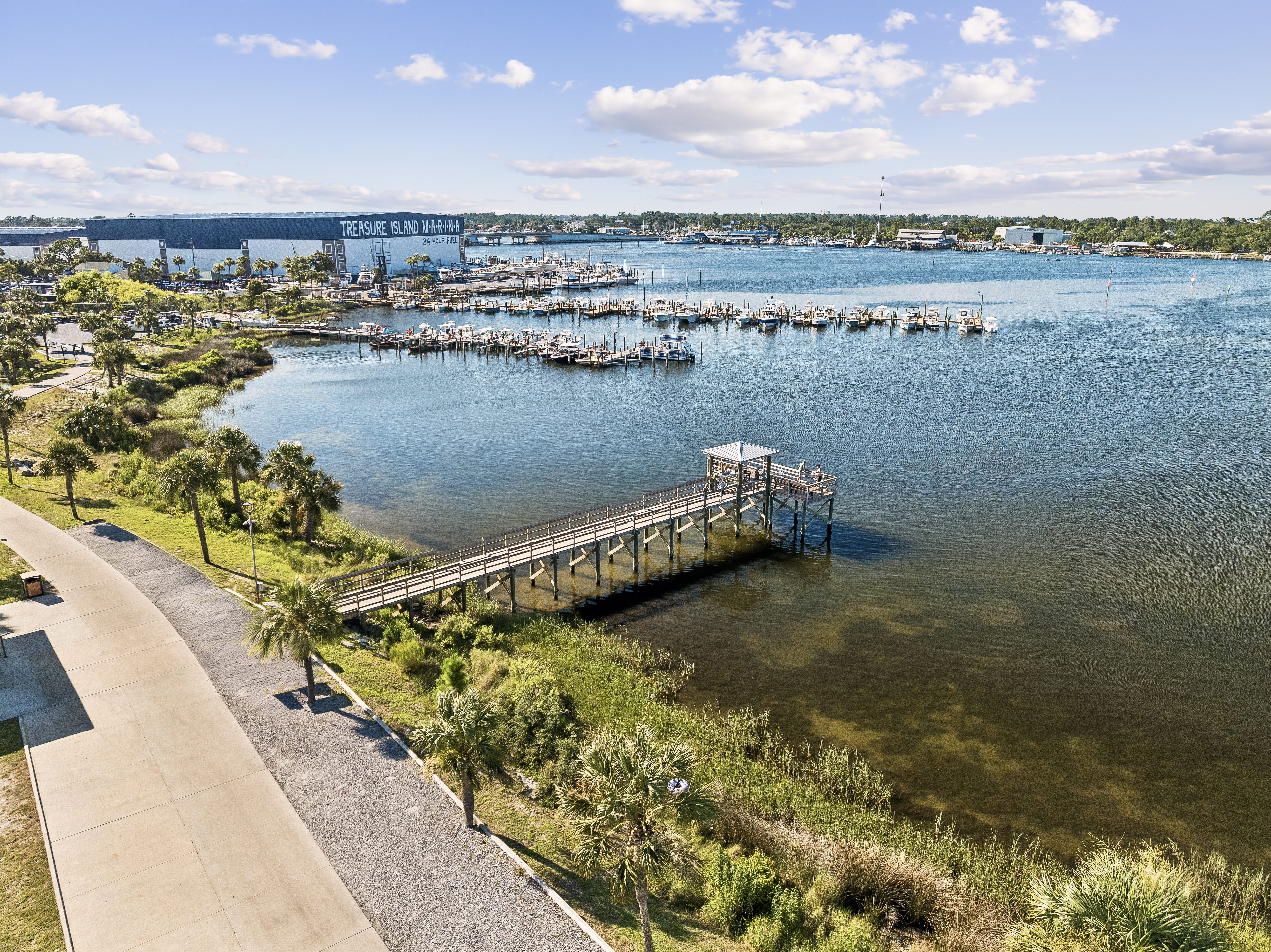  Turnkey Coastal Cottage With Resort Amenities In Gated Waterfront Community - 物件實景