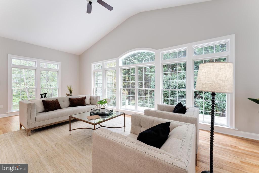 Fairfax, Virginia, 22033, United States, 6 Bedrooms Bedrooms, ,6 BathroomsBathrooms,Residential,For Sale,1973786