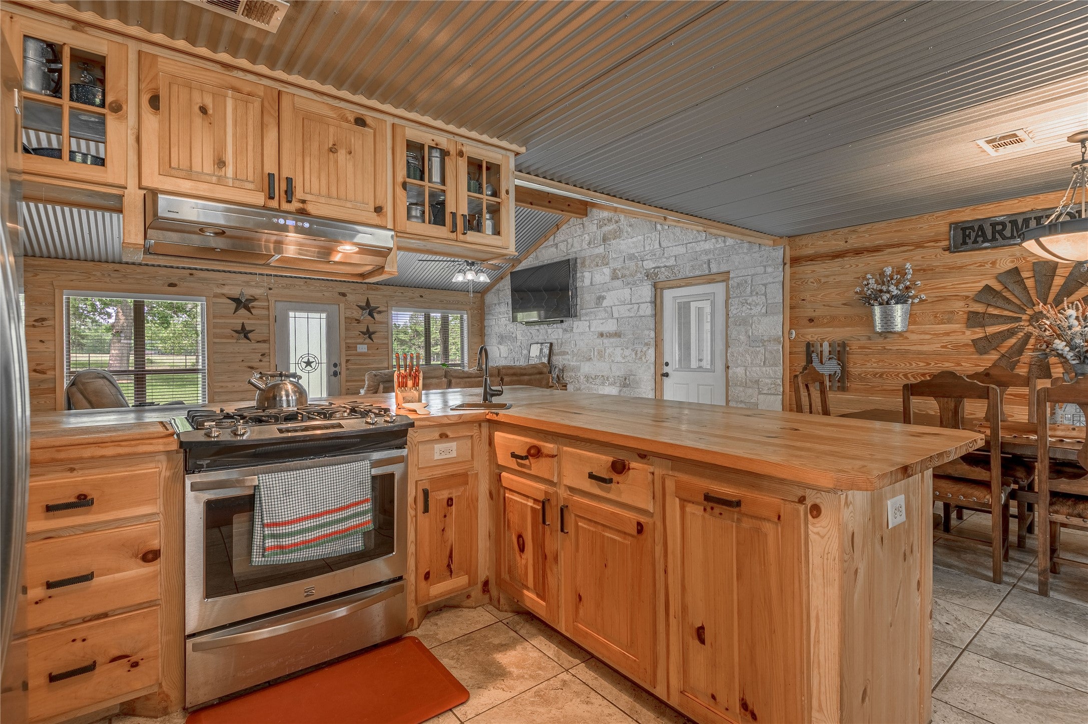 Kennard, Texas, 75847, United States, 3 Bedrooms Bedrooms, ,2 BathroomsBathrooms,Residential,For Sale,1828571
