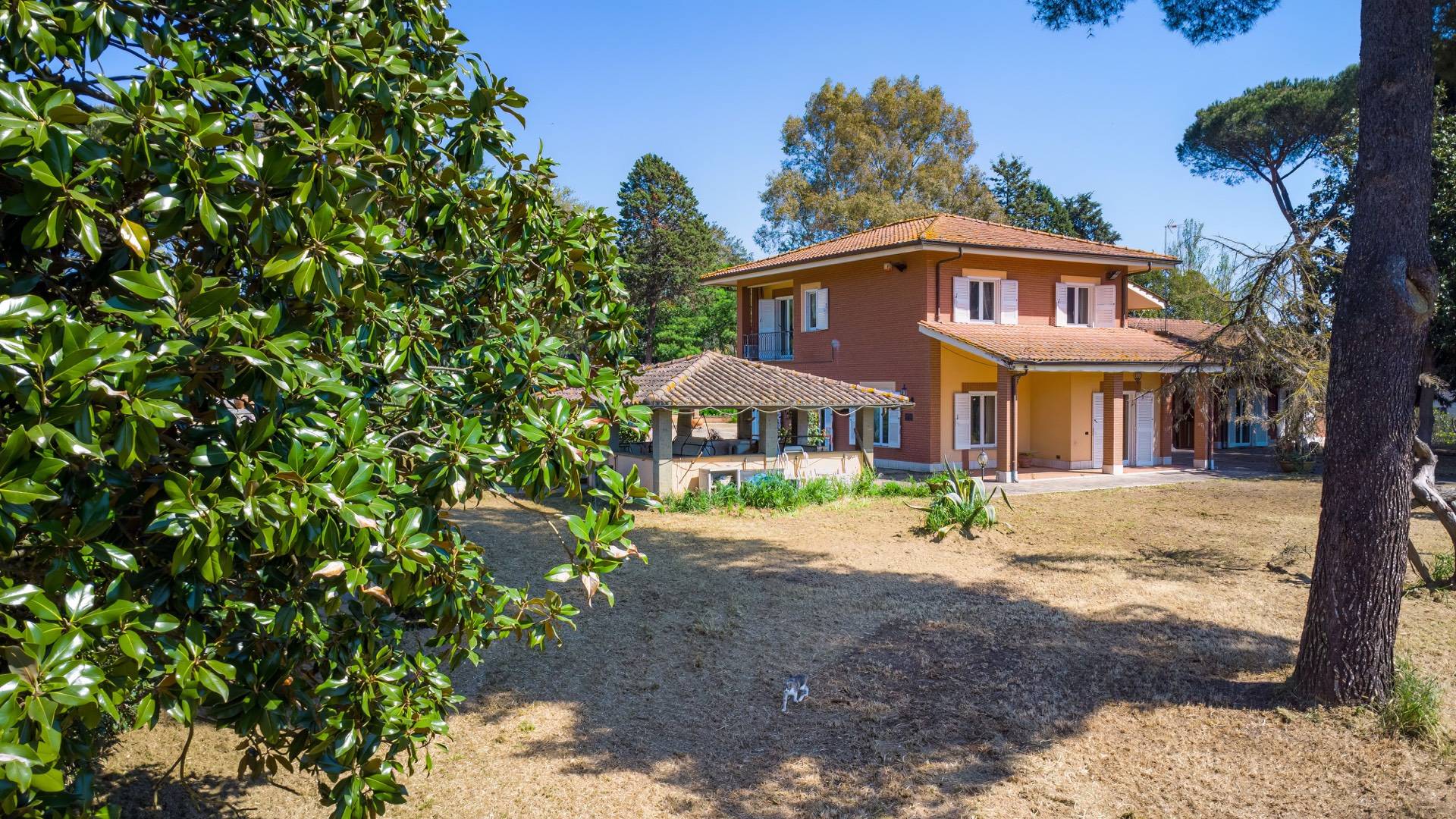 Roma, Roma, 00100, IT, 4 Bedrooms Bedrooms, ,4 BathroomsBathrooms,Residential,For Sale,1932410