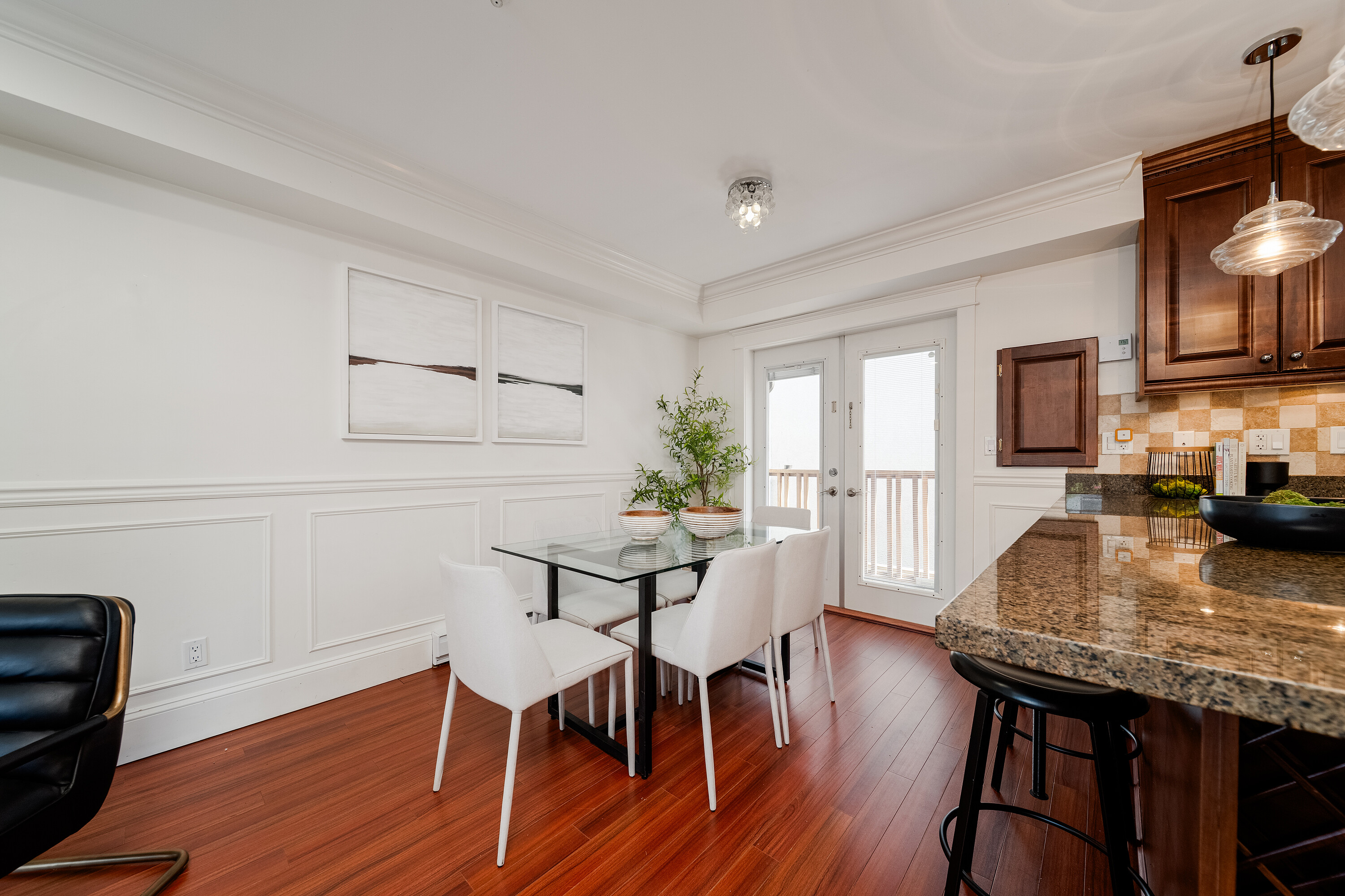  4 Bedroom Triplex in East Van - 物件實景