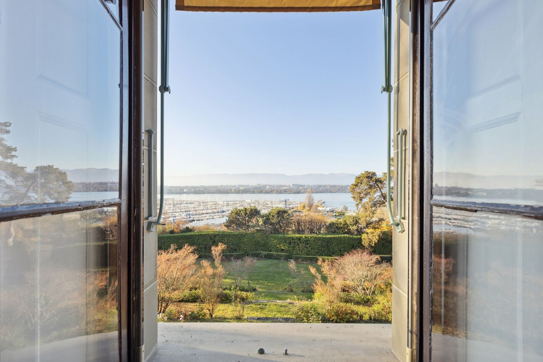  Stunning Mansion 
Rampe de Cologny - 物件實景