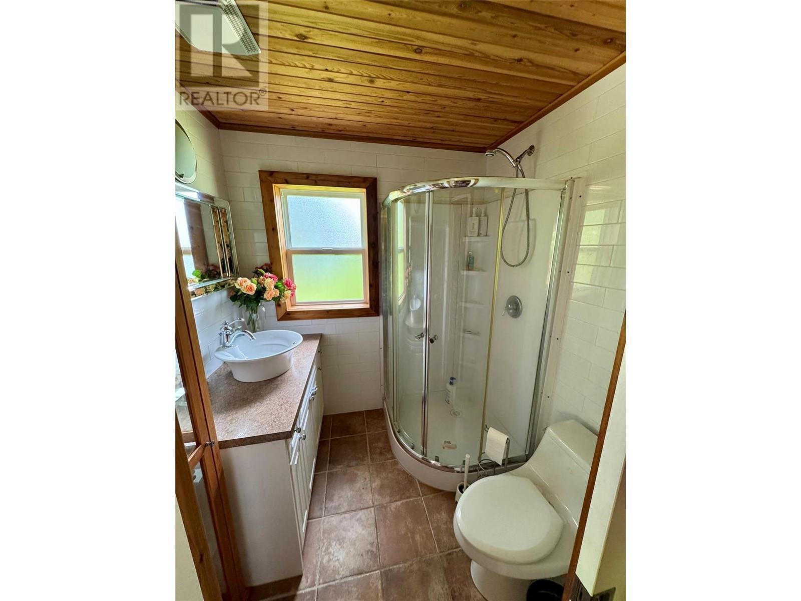 SICAMOUS, British Columbia, V0E 2V0, CA, 3 Bedrooms Bedrooms, ,2 BathroomsBathrooms,Residential,For Sale,1838077