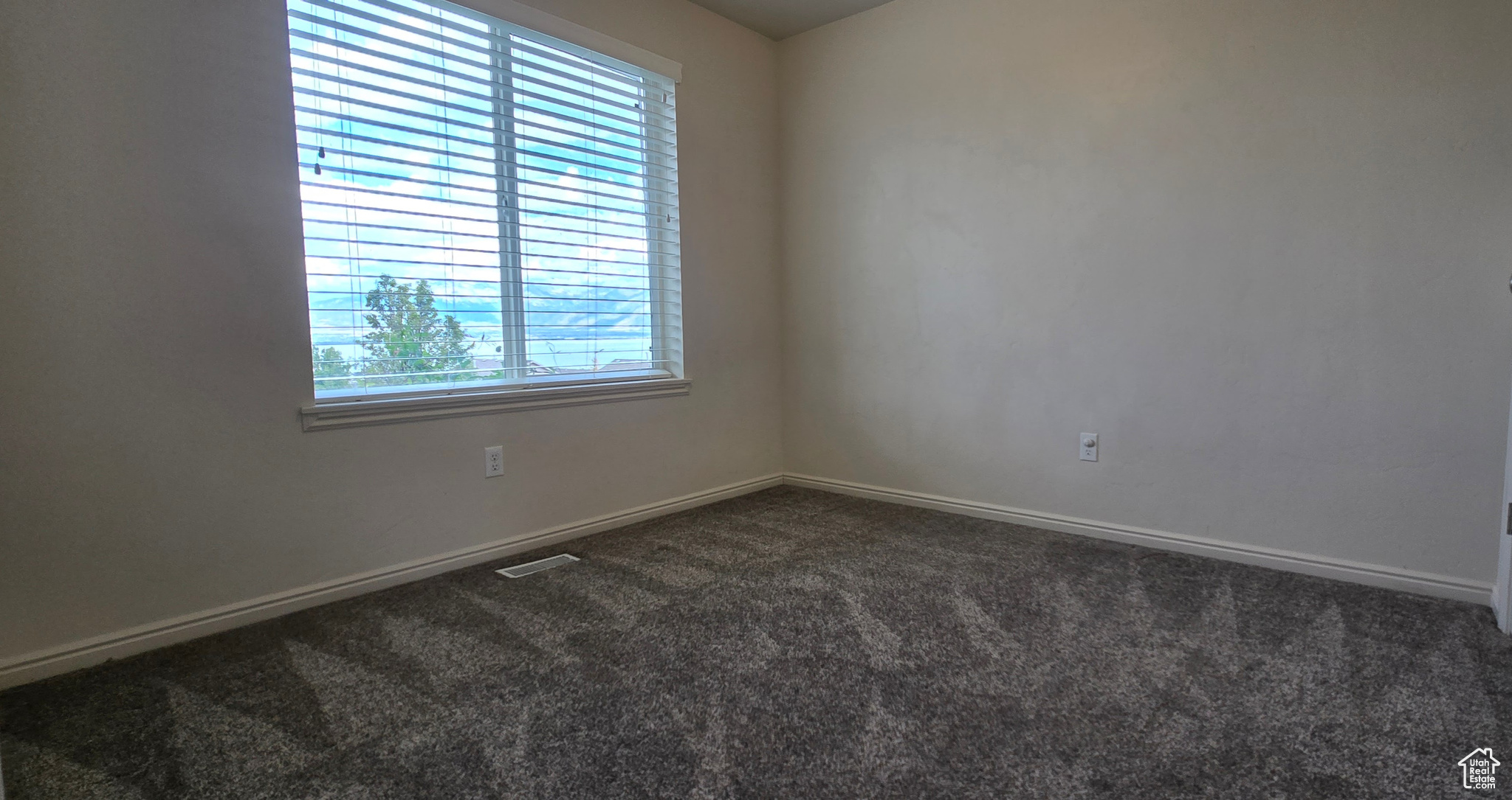 Saratoga Springs, Utah, 84045, United States, 3 Bedrooms Bedrooms, ,2 BathroomsBathrooms,Residential,For Sale,1942303