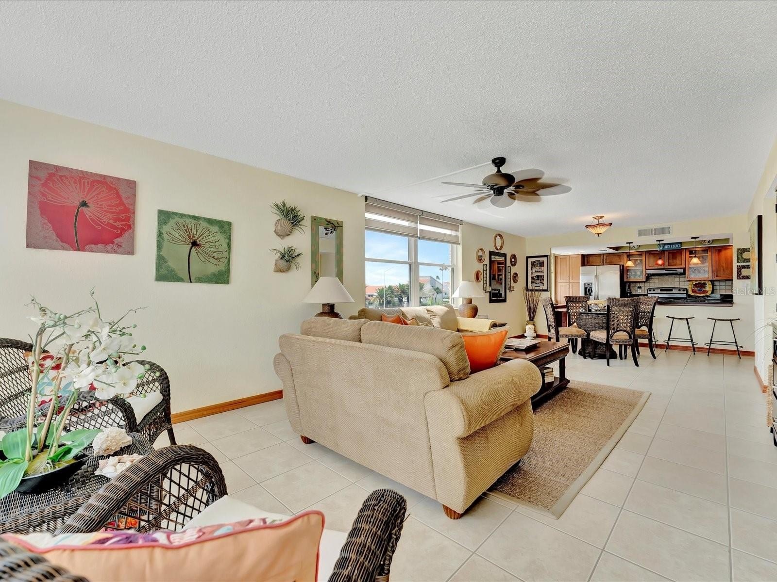 CLEARWATER BEACH, Florida, 33767, United States, 2 Bedrooms Bedrooms, ,2 BathroomsBathrooms,Residential,For Sale,1976366
