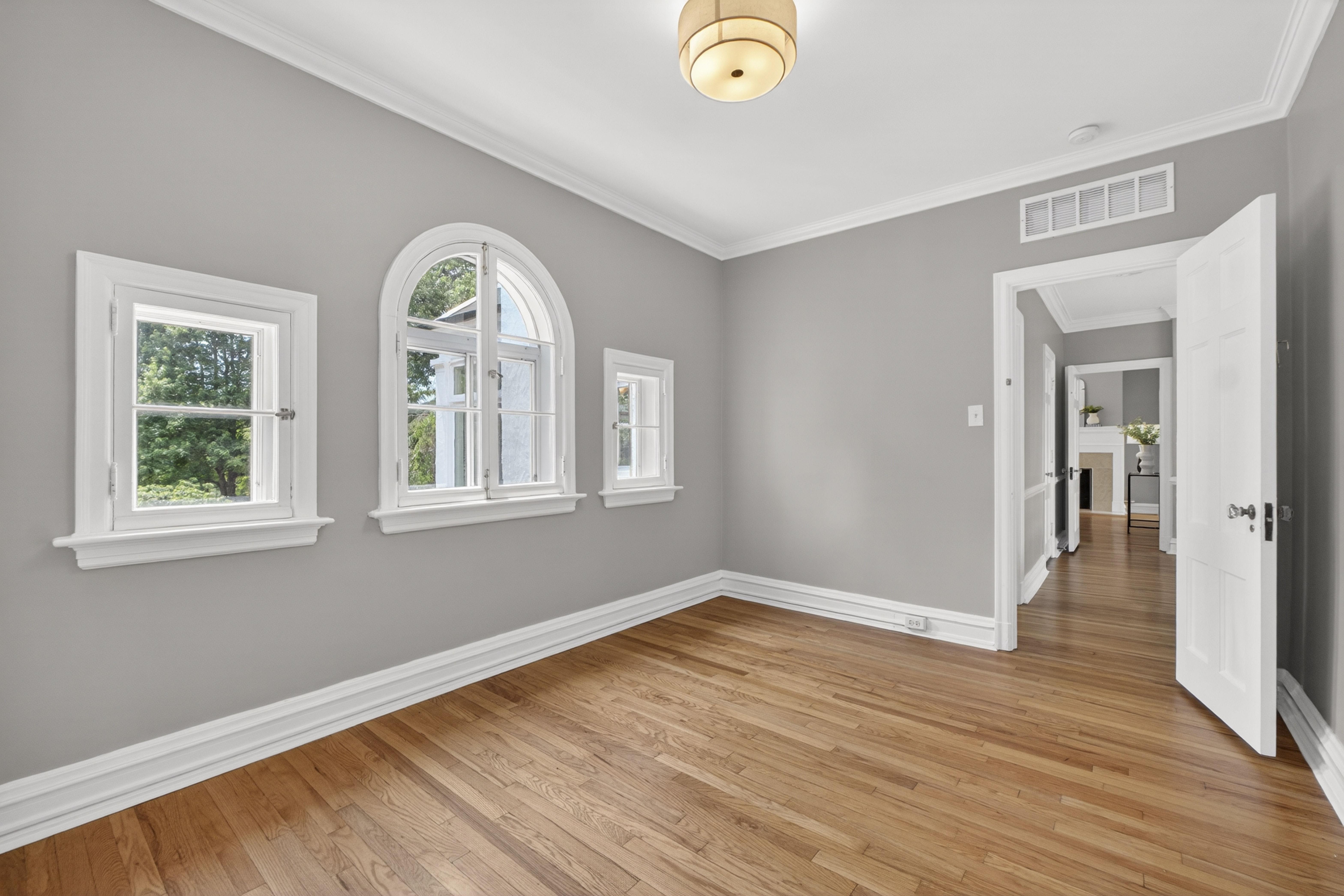  Timeless Mediterranean Revival Blends European Elegance & Hollywood Glamour - 物件實景