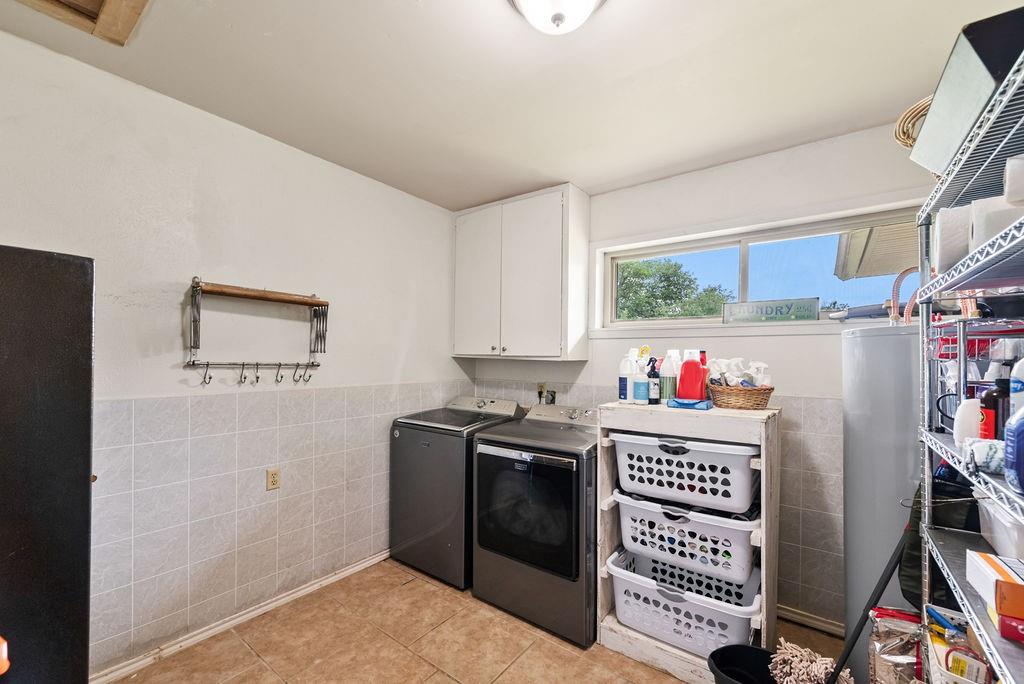 Mineola, Texas, 75773, United States, 4 Bedrooms Bedrooms, ,3 BathroomsBathrooms,Residential,For Sale,1995592