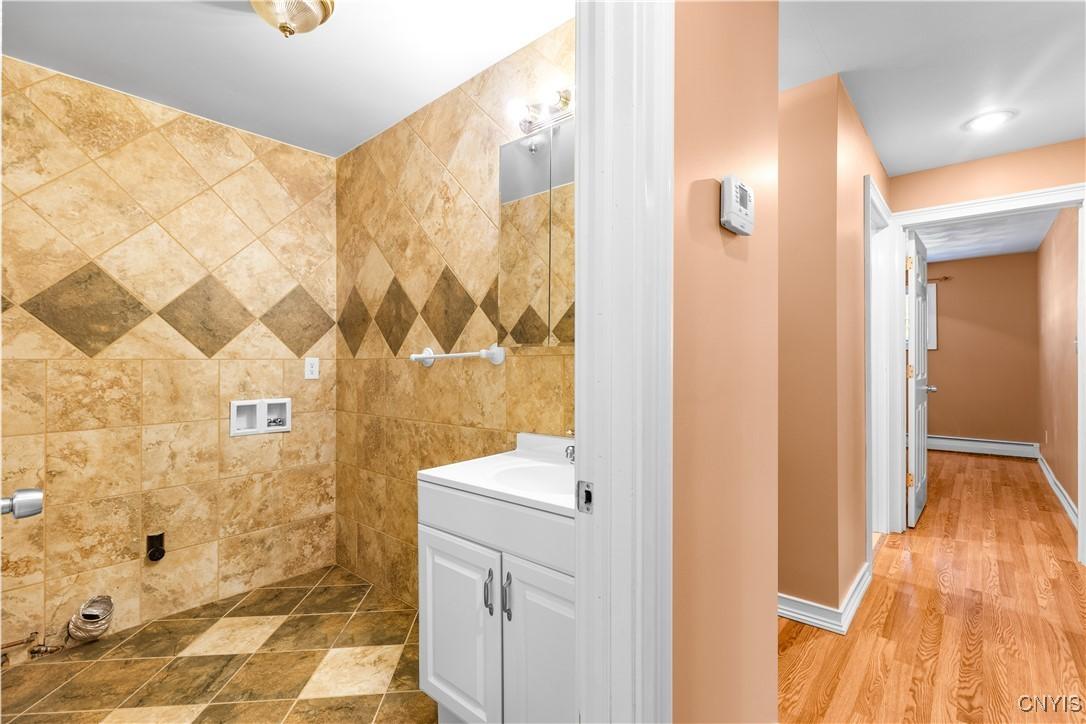 Deerfield, New York, 13502, United States, 6 Bedrooms Bedrooms, ,4 BathroomsBathrooms,Residential,For Sale,1971402