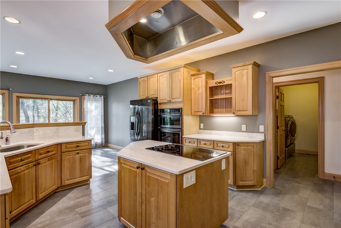 Eau Claire, Wisconsin, 54701, United States, 5 Bedrooms Bedrooms, ,4 BathroomsBathrooms,Residential,For Sale,1976179