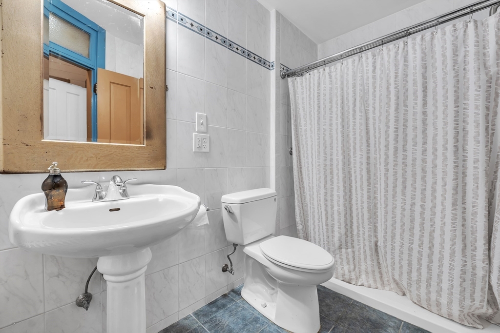 Orange, Massachusetts, 01364, United States, 7 Bedrooms Bedrooms, ,6 BathroomsBathrooms,Residential,For Sale,1991078