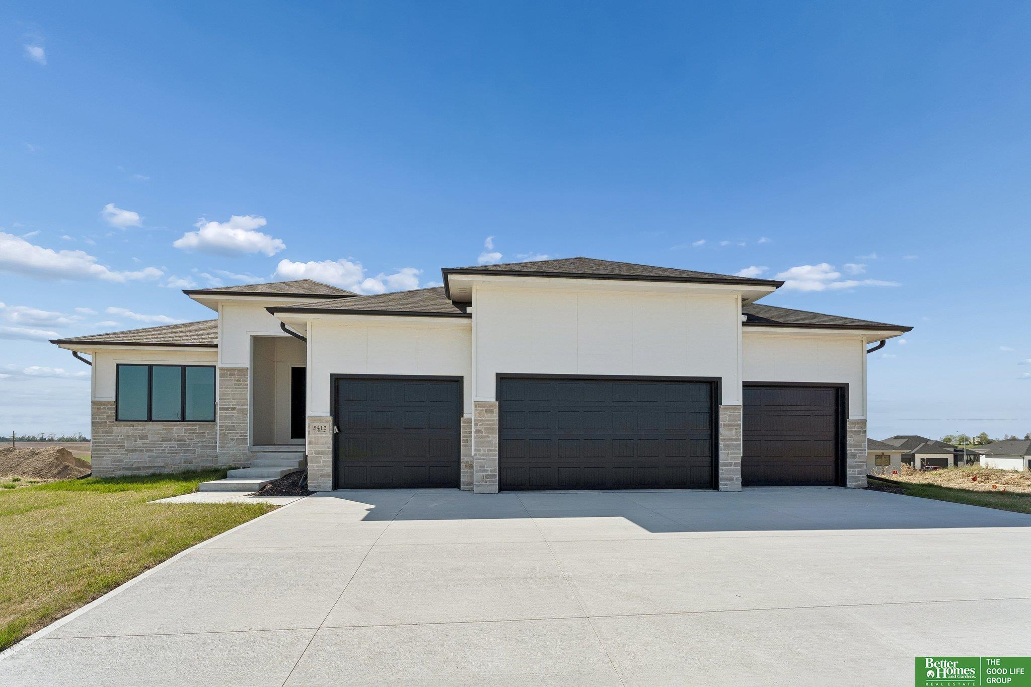 212th Ave, Elkhorn, NE 68022