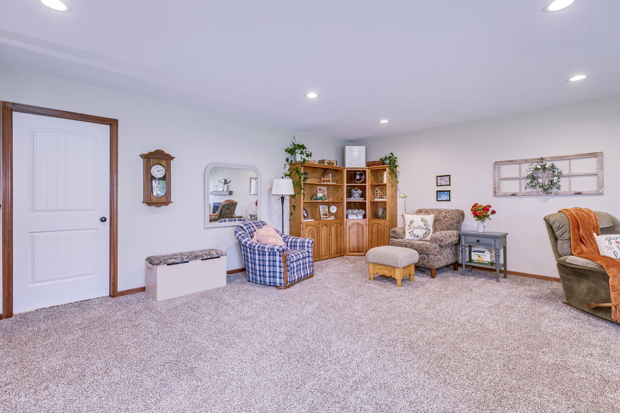 Blaine, Minnesota, 55434, United States, 3 Bedrooms Bedrooms, ,2 BathroomsBathrooms,Residential,For Sale,1933012