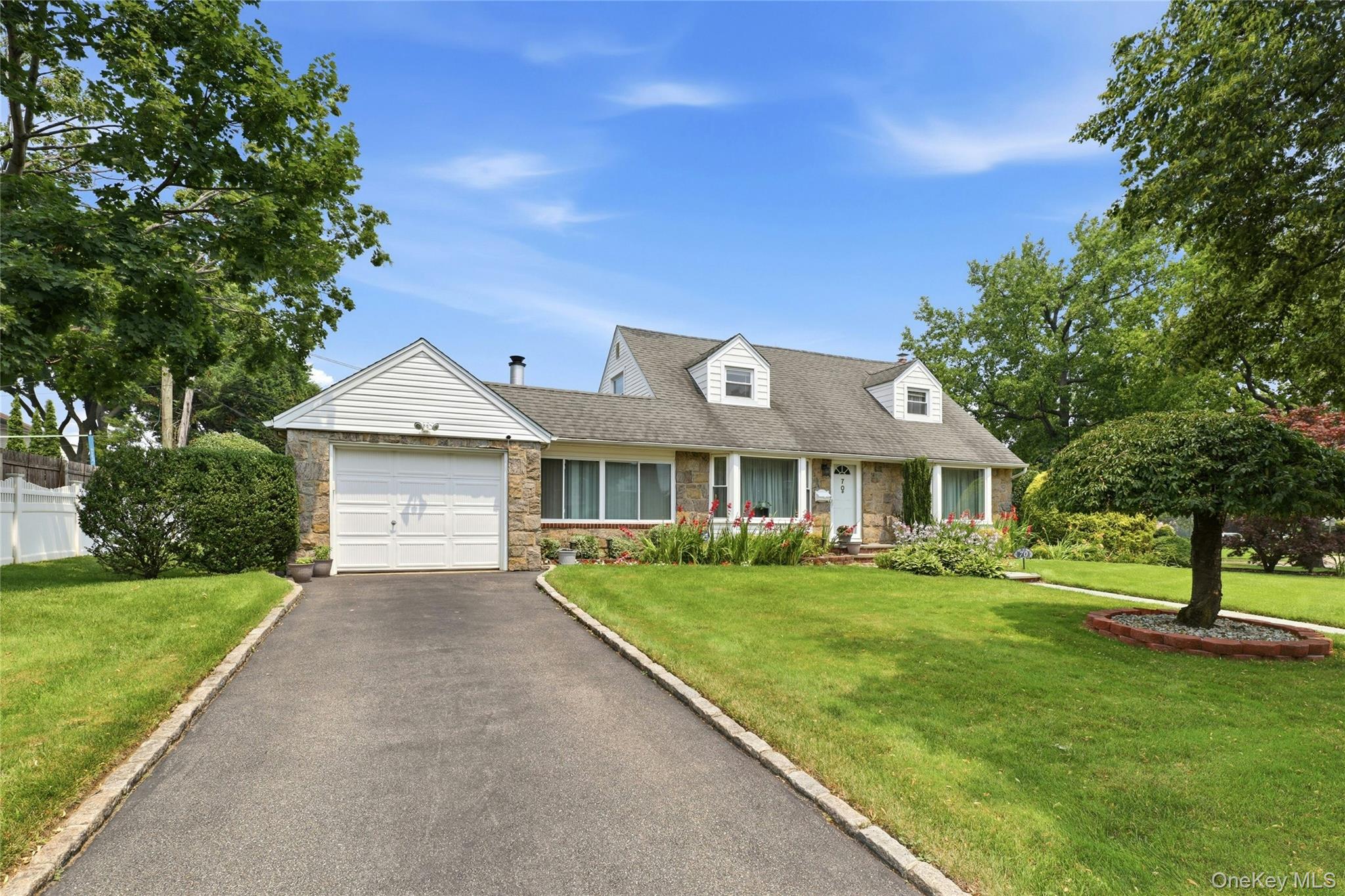 Birchwood Dr, New Hyde Park, NY 11040 #1