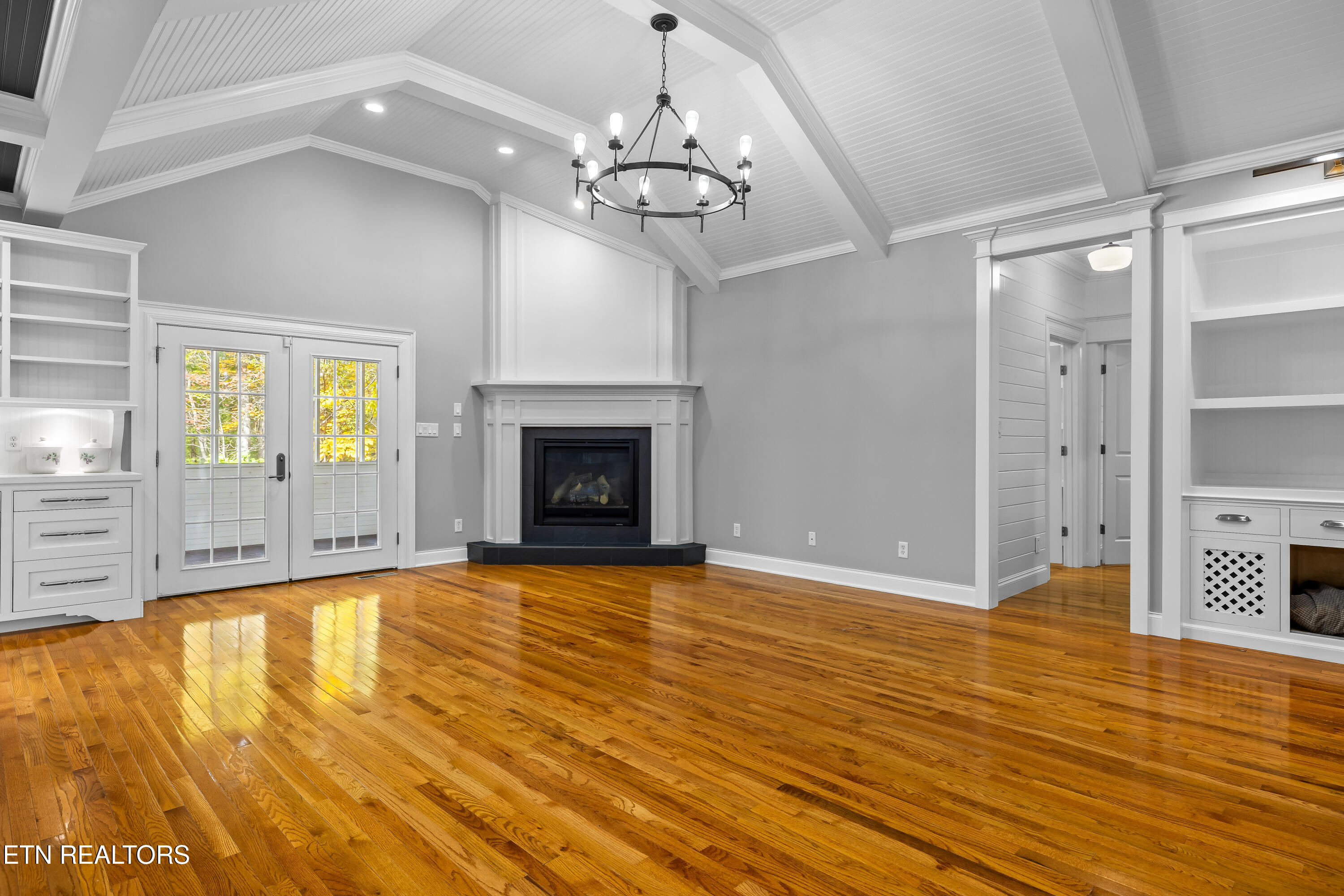 Maryville, Tennessee, 37803, United States, 4 Bedrooms Bedrooms, ,5 BathroomsBathrooms,Residential,For Sale,1984597