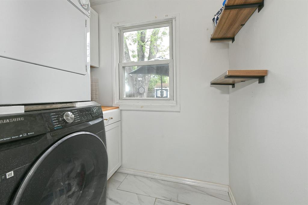 Levittown, New York, 11756, United States, 4 Bedrooms Bedrooms, ,1 BathroomBathrooms,Residential,For Sale,1984433