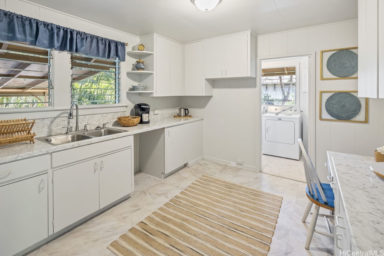 Honolulu, Hawaii, 96822, United States, 6 Bedrooms Bedrooms, ,4 BathroomsBathrooms,Residential,For Sale,1805040