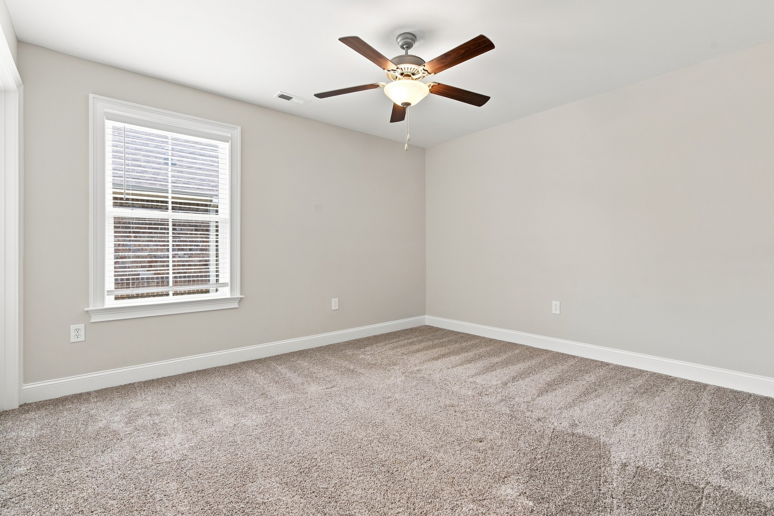  15543 Ironcrest Drive - 物件實景
