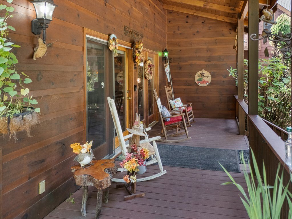 Blairsville, Georgia, 30512, United States, 3 Bedrooms Bedrooms, ,4 BathroomsBathrooms,Residential,For Sale,1895292