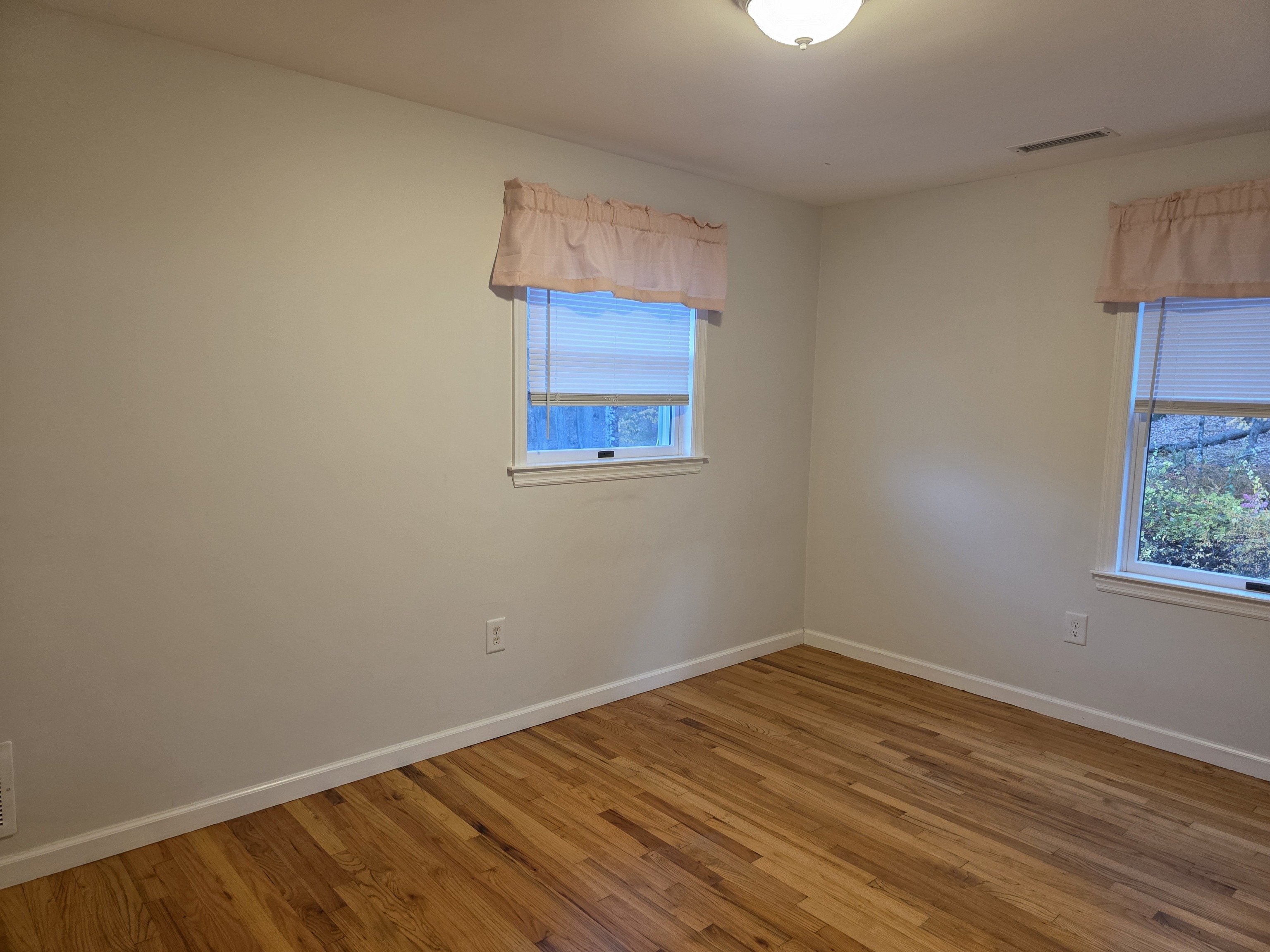 Bethel, Connecticut, 06801, United States, 4 Bedrooms Bedrooms, ,3 BathroomsBathrooms,Residential,For Sale,1989524