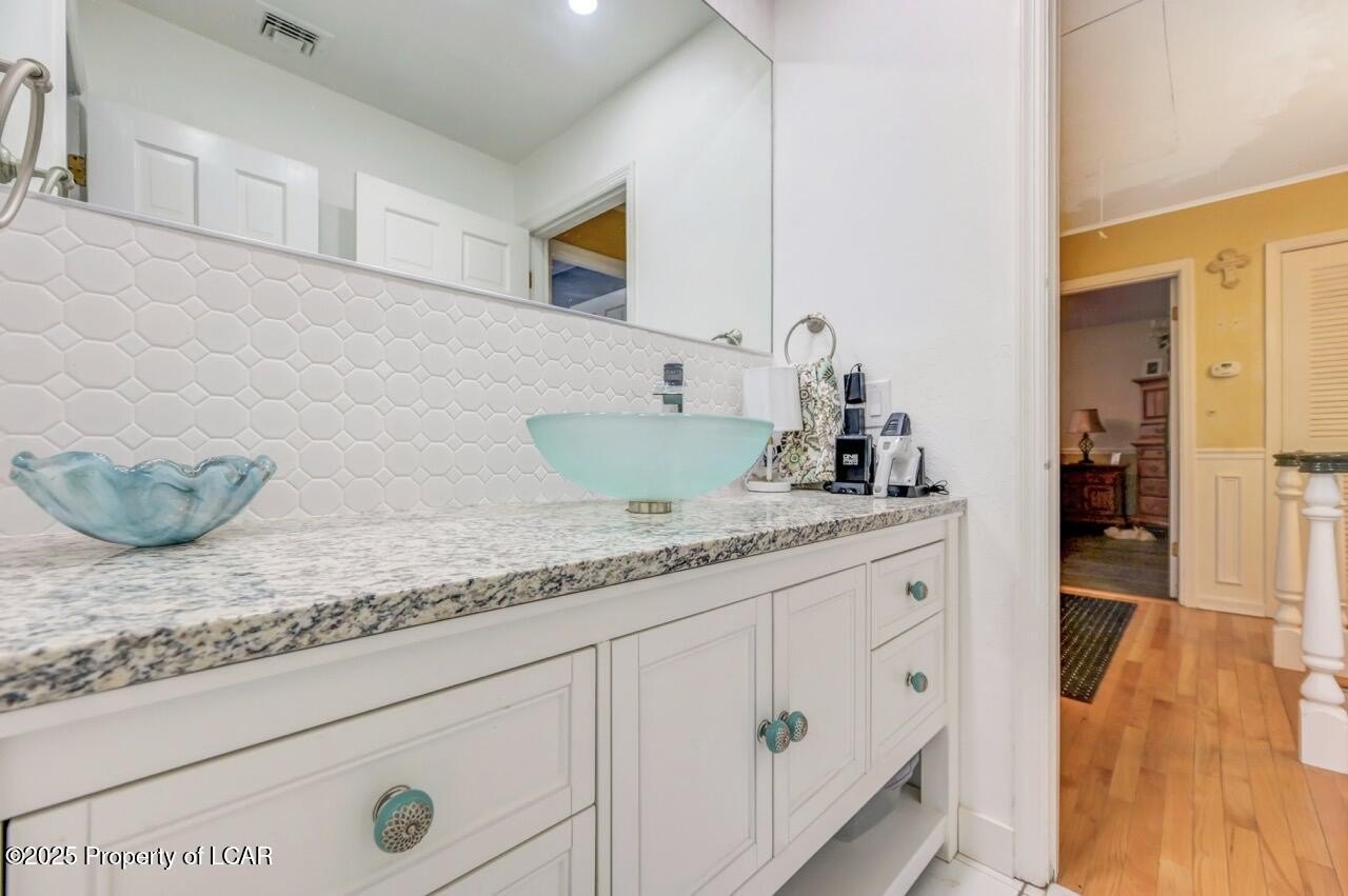 Sugarloaf, Pennsylvania, 18249, United States, 4 Bedrooms Bedrooms, ,3 BathroomsBathrooms,Residential,For Sale,1996756