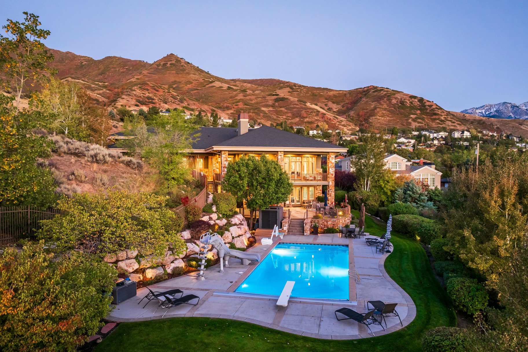  Timeless East Bench Craftsman Estate with Gated Entry, Expansive Light and Views - 物件實景