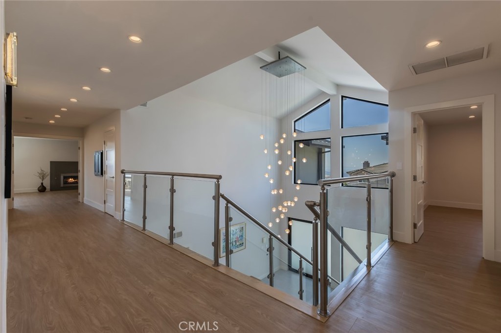 Glendale, California, 91207, United States, 4 Bedrooms Bedrooms, ,5 BathroomsBathrooms,Residential,For Sale,1934698