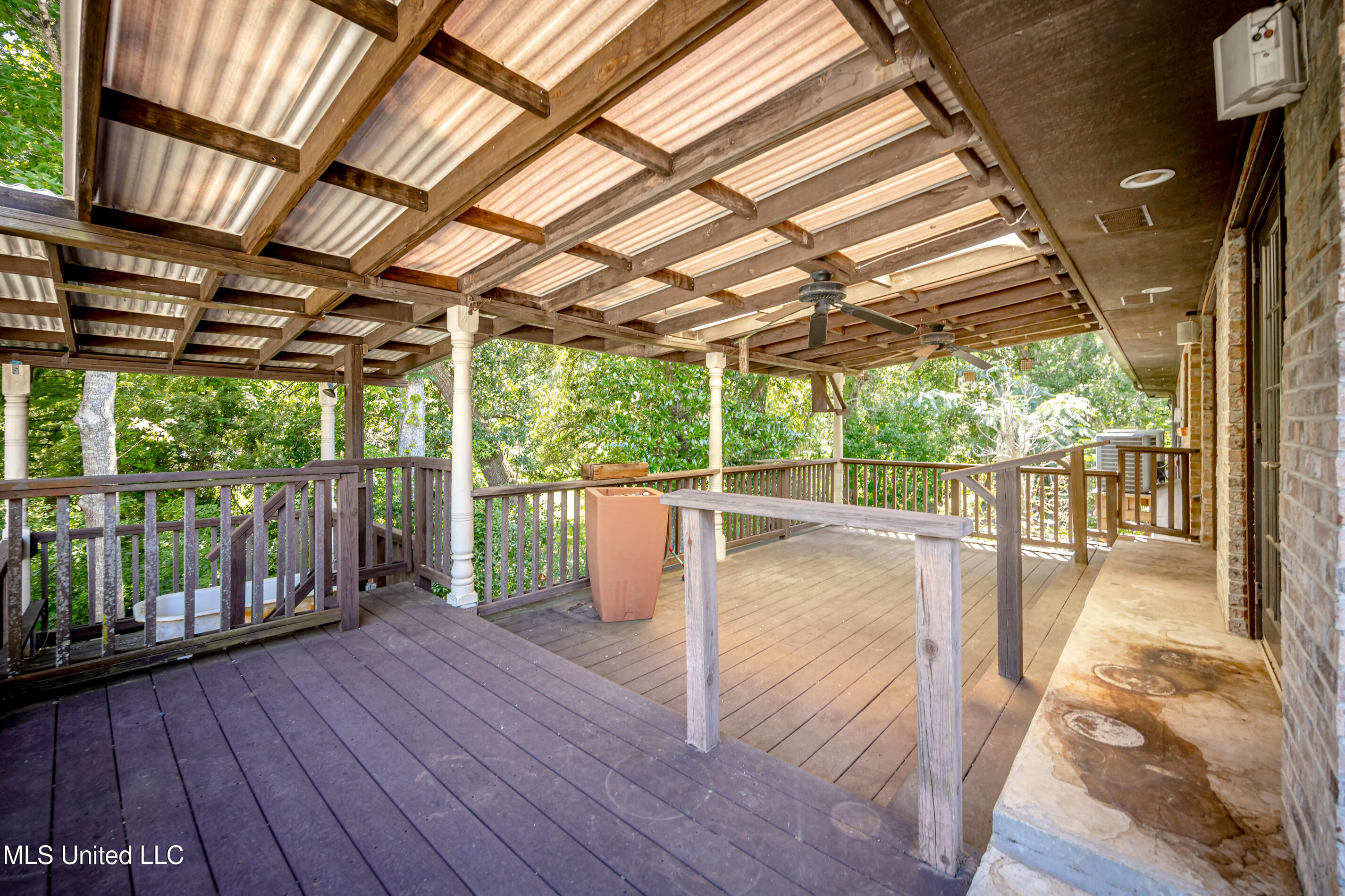 Ocean Springs, Mississippi, 39564, United States, 3 Bedrooms Bedrooms, ,3 BathroomsBathrooms,Residential,For Sale,1903607