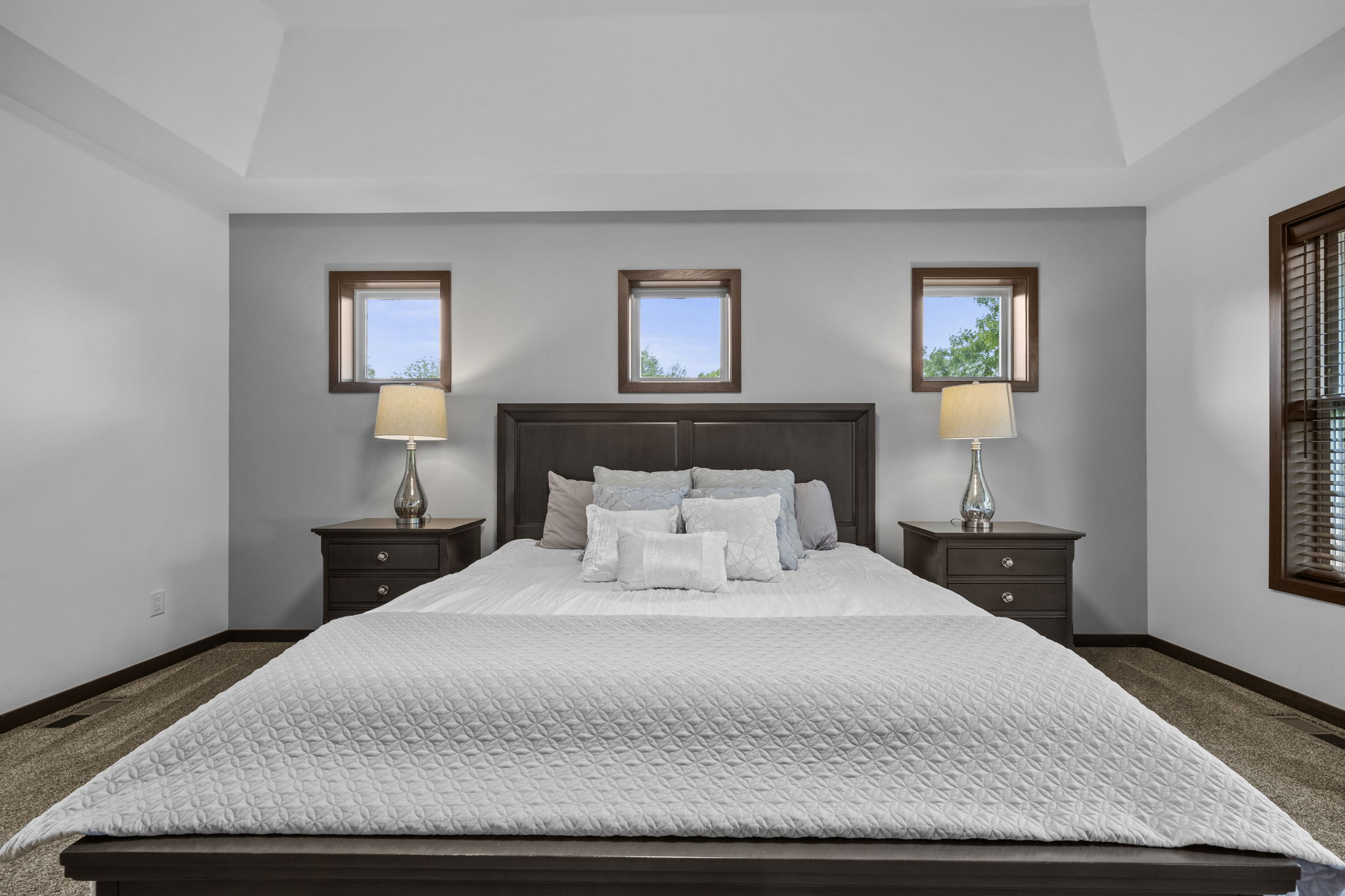  Elegant Custom Living in Coveted Lakeville Setting - 物件實景