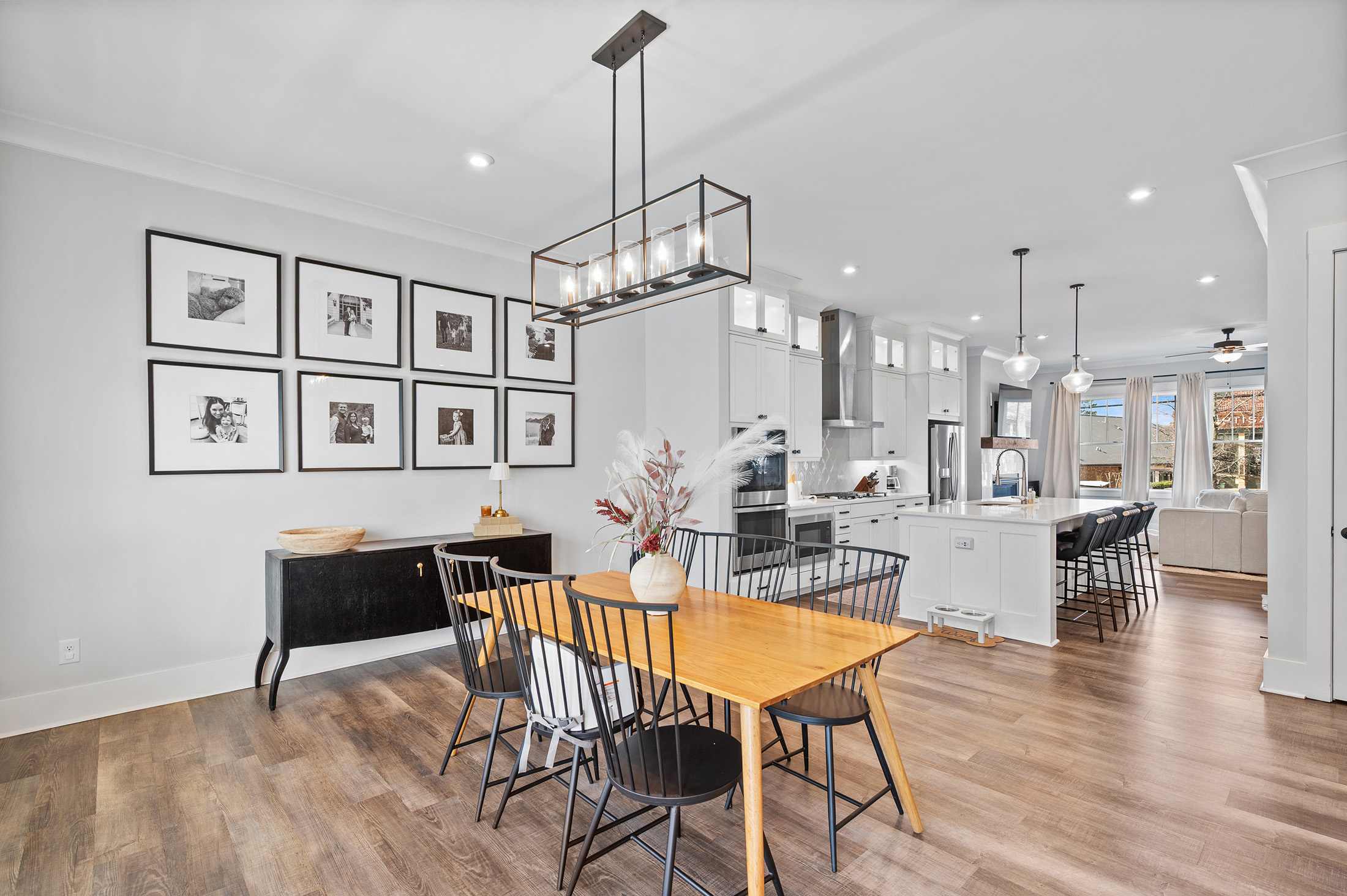  Three Bedroom Roswell Townhome Blends Comfort, Convenience and Style - 物件實景