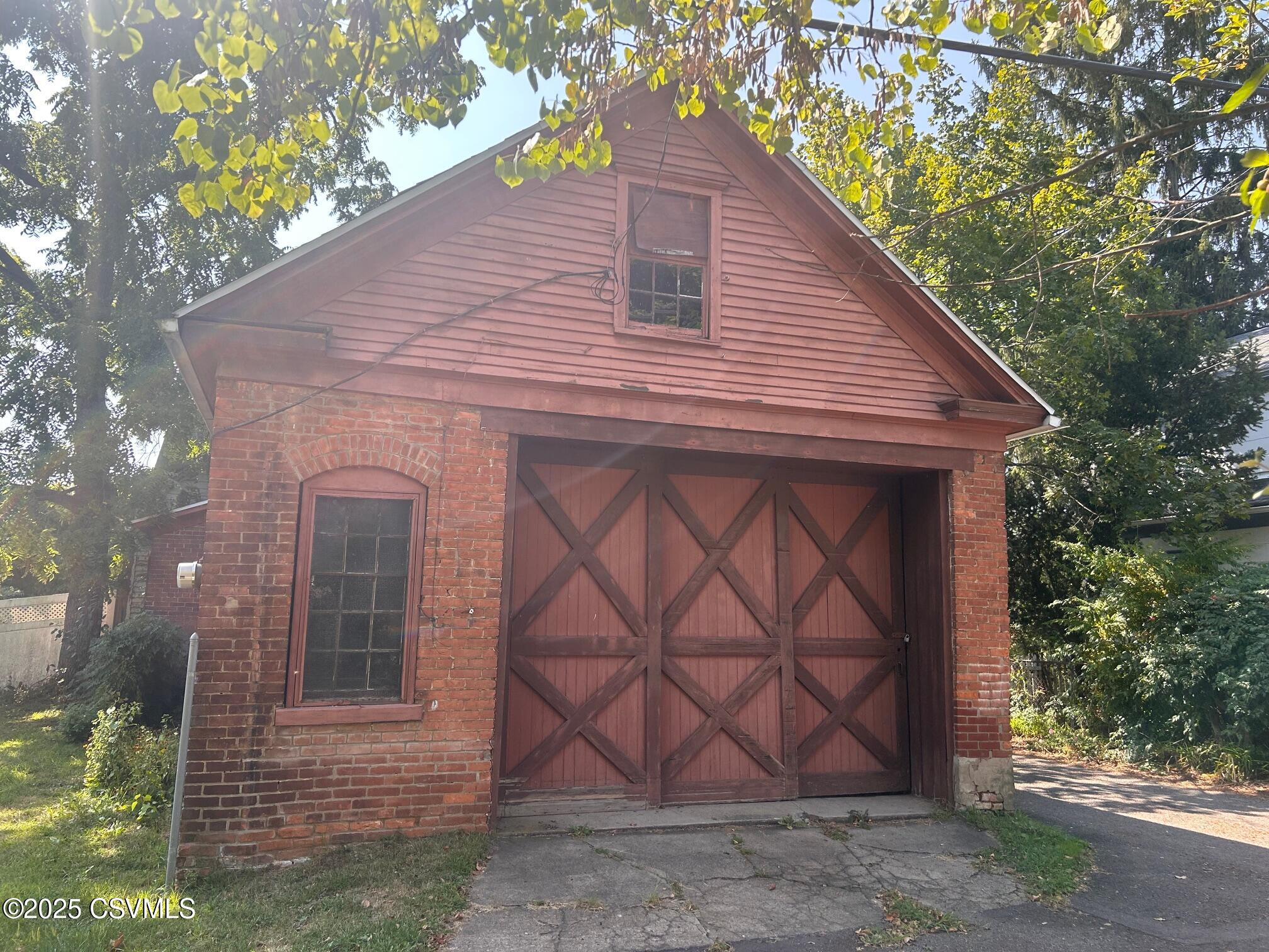 Bloomsburg, Pennsylvania, 17815, United States, 6 Bedrooms Bedrooms, ,3 BathroomsBathrooms,Residential,For Sale,1982925
