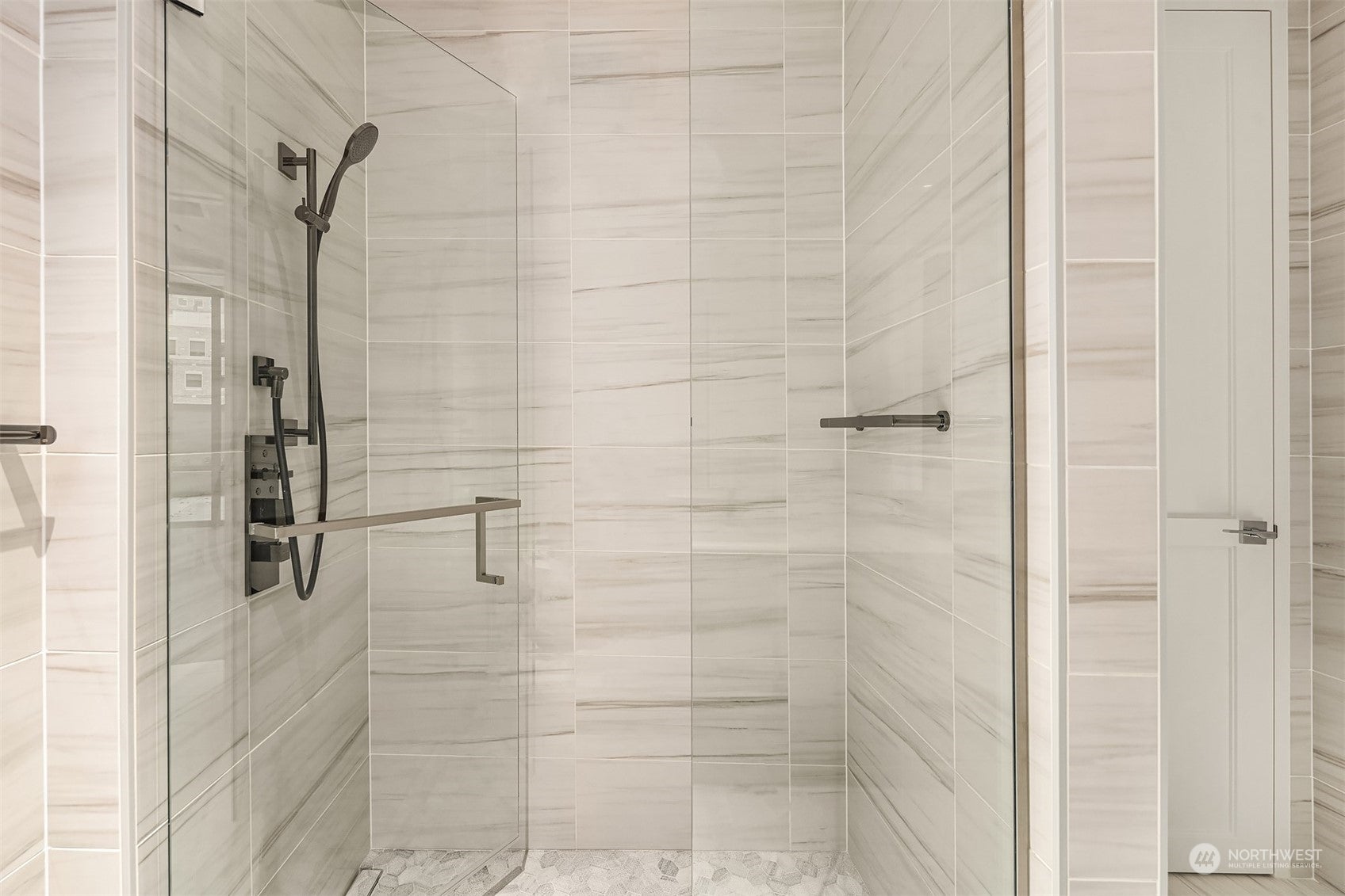 Bellevue, Washington, 98004, United States, 1 Bedroom Bedrooms, ,1 BathroomBathrooms,Residential,For Sale,1694709
