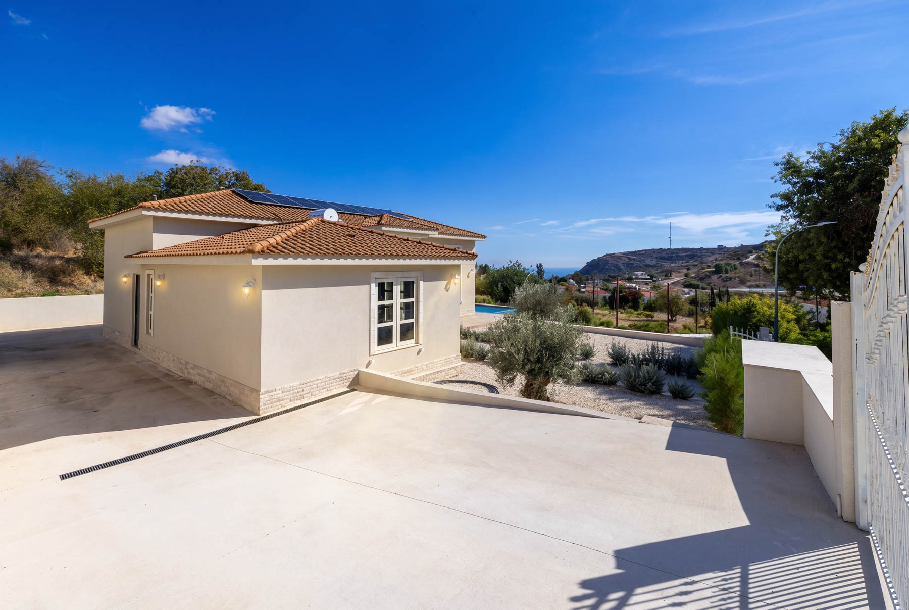  Mediterranean Villa with Guest House and Sea Views in Armou, Paphos - 物件實景