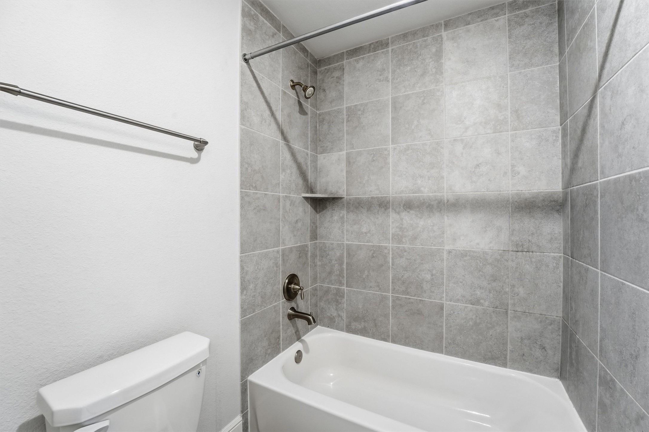  18011 Zagranski Cedar - 物件實景