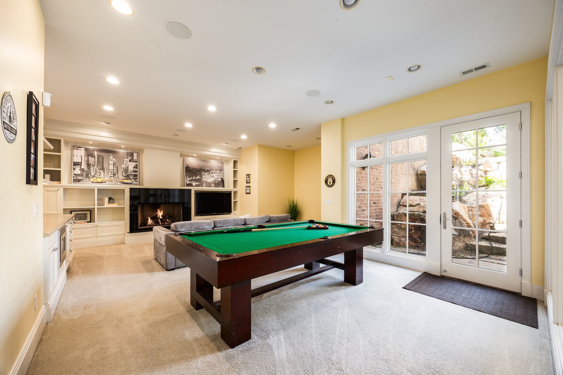  Stunning Custom Build on Millcreek Way - 物件實景