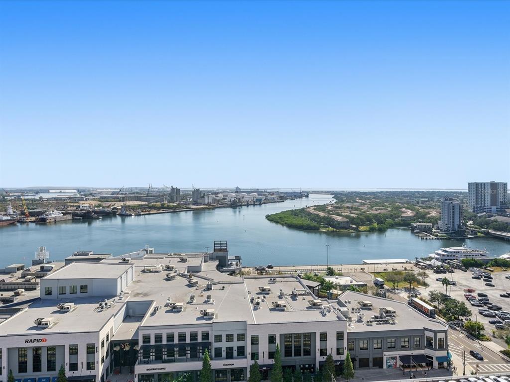 Tampa, Florida, 33602, United States, 2 Bedrooms Bedrooms, ,3 BathroomsBathrooms,Residential,For Sale,2003019