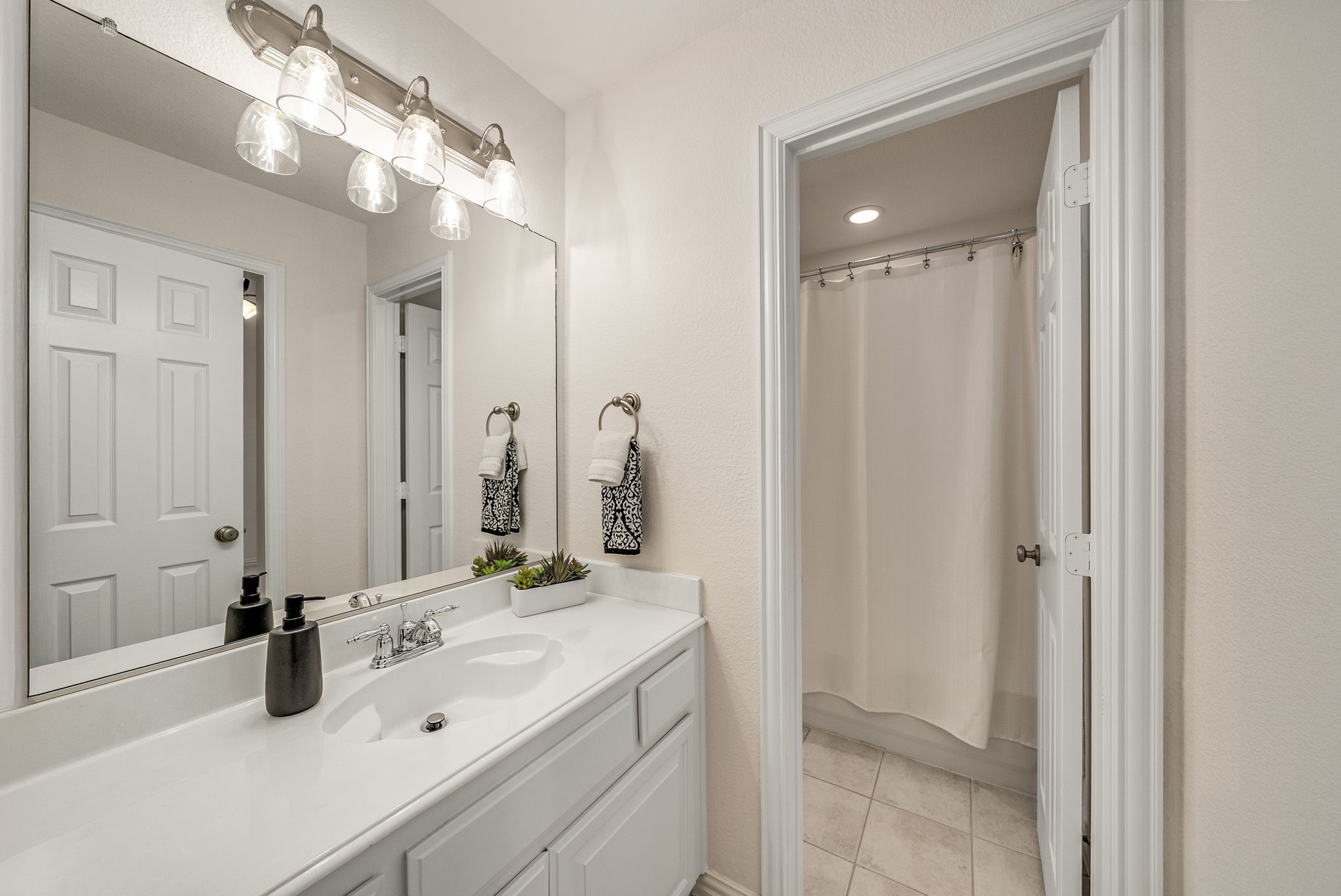 Frisco, Texas, 75033, United States, 4 Bedrooms Bedrooms, ,4 BathroomsBathrooms,Residential,For Sale,1938772