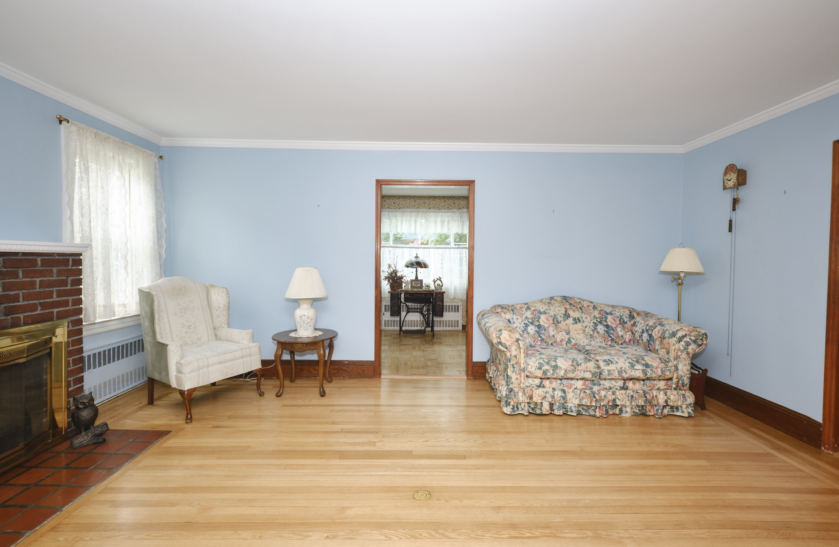 Floral Park, New York, 11001, United States, 3 Bedrooms Bedrooms, ,2 BathroomsBathrooms,Residential,For Sale,1974847