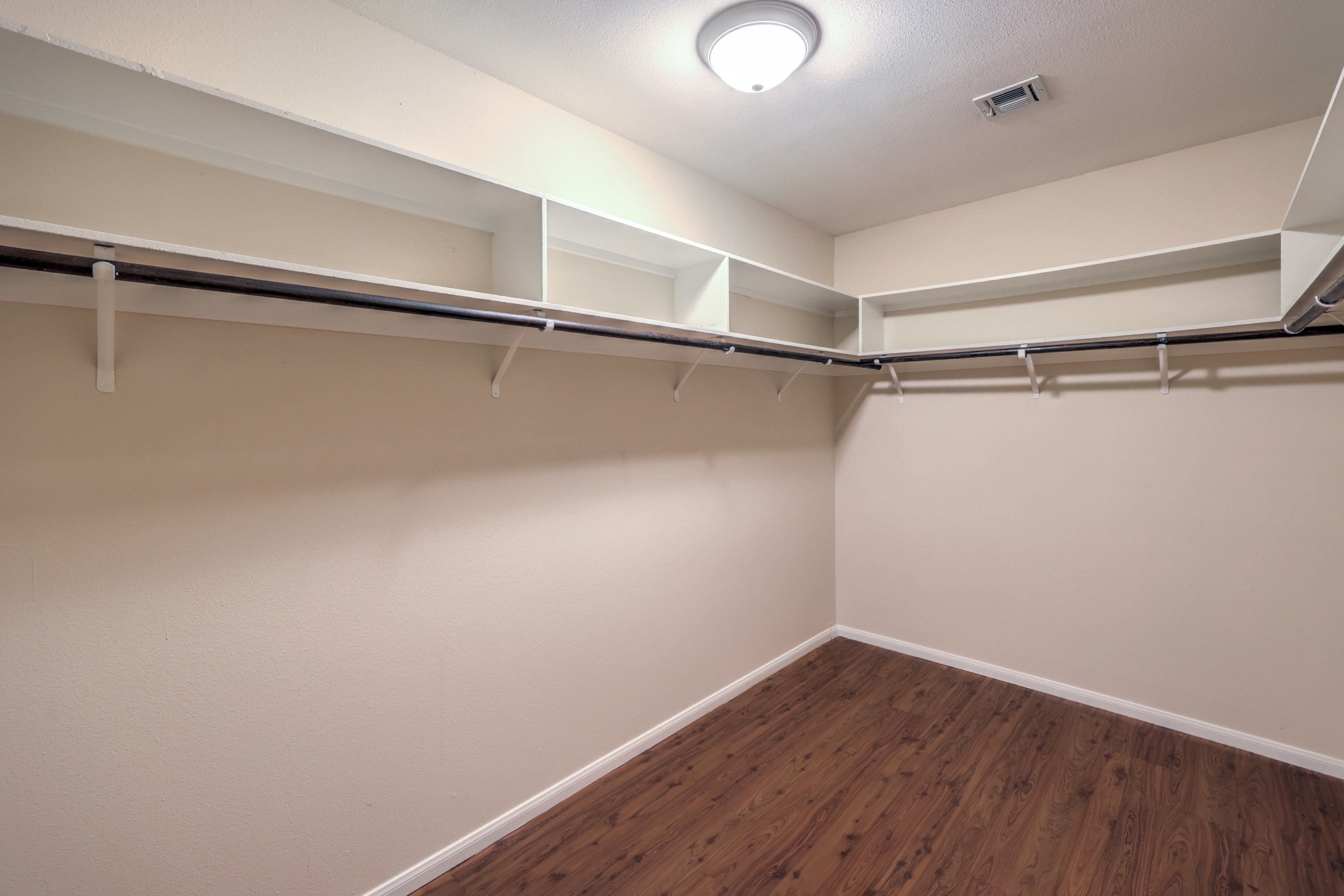  New to Market - 物件實景