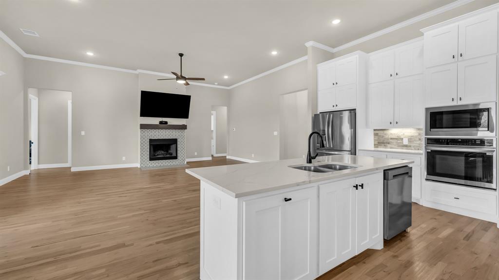 Poolville, Texas, 76487, United States, 4 Bedrooms Bedrooms, ,3 BathroomsBathrooms,Residential,For Sale,1998722