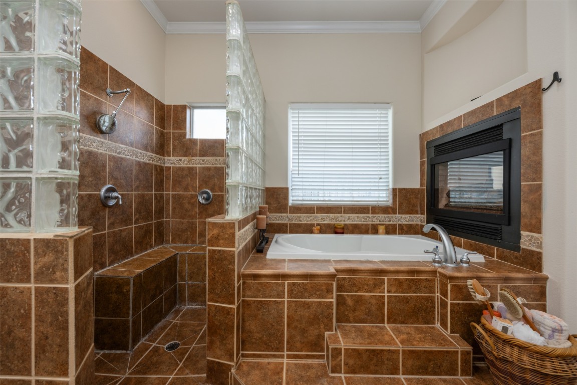 Austin, Texas, 78732, United States, 3 Bedrooms Bedrooms, ,3 BathroomsBathrooms,Residential,For Sale,1752781