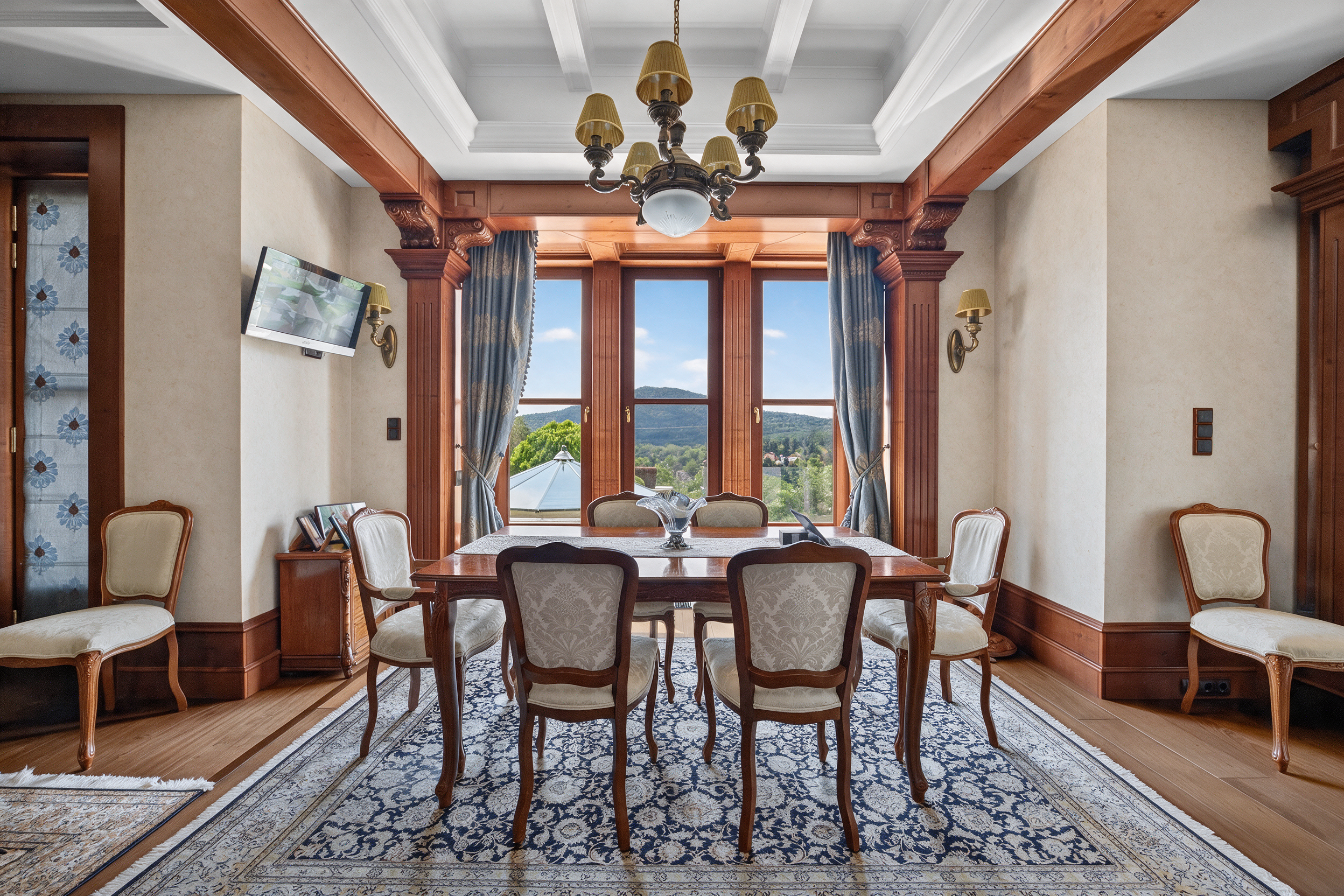  Refined Elegance and Timeless Luxury in the Heart of Remetekertváros - 物件實景