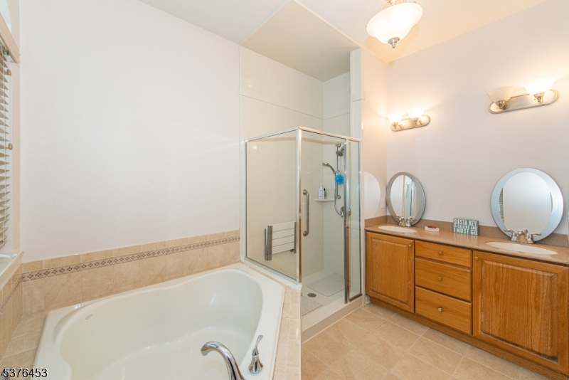 Mount Arlington Boro, New Jersey, 07856, United States, 3 Bedrooms Bedrooms, ,3 BathroomsBathrooms,Residential,For Sale,1908311