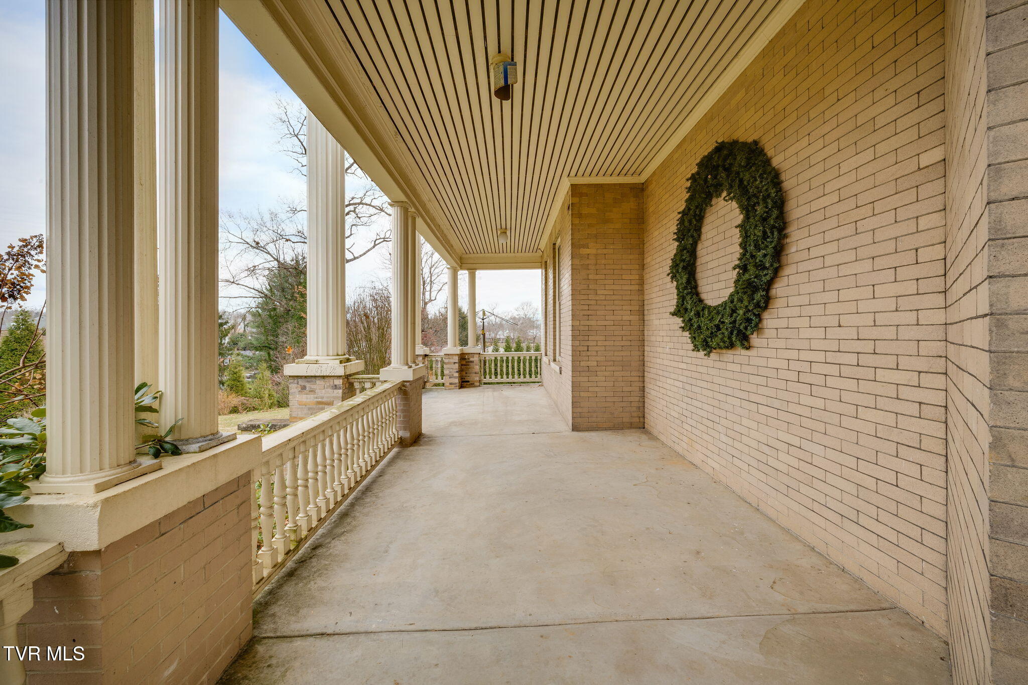 Bristol, Tennessee, 37620, United States, 4 Bedrooms Bedrooms, ,5 BathroomsBathrooms,Residential,For Sale,2005262