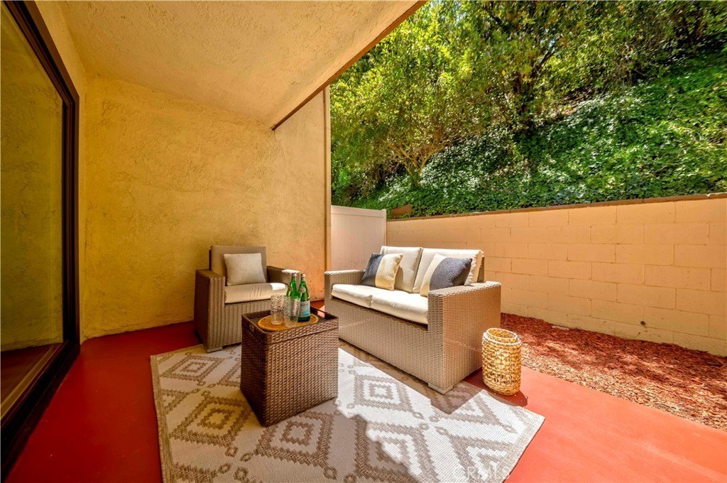 Fullerton, California, 92833, United States, 2 Bedrooms Bedrooms, ,3 BathroomsBathrooms,Residential,For Sale,1890982