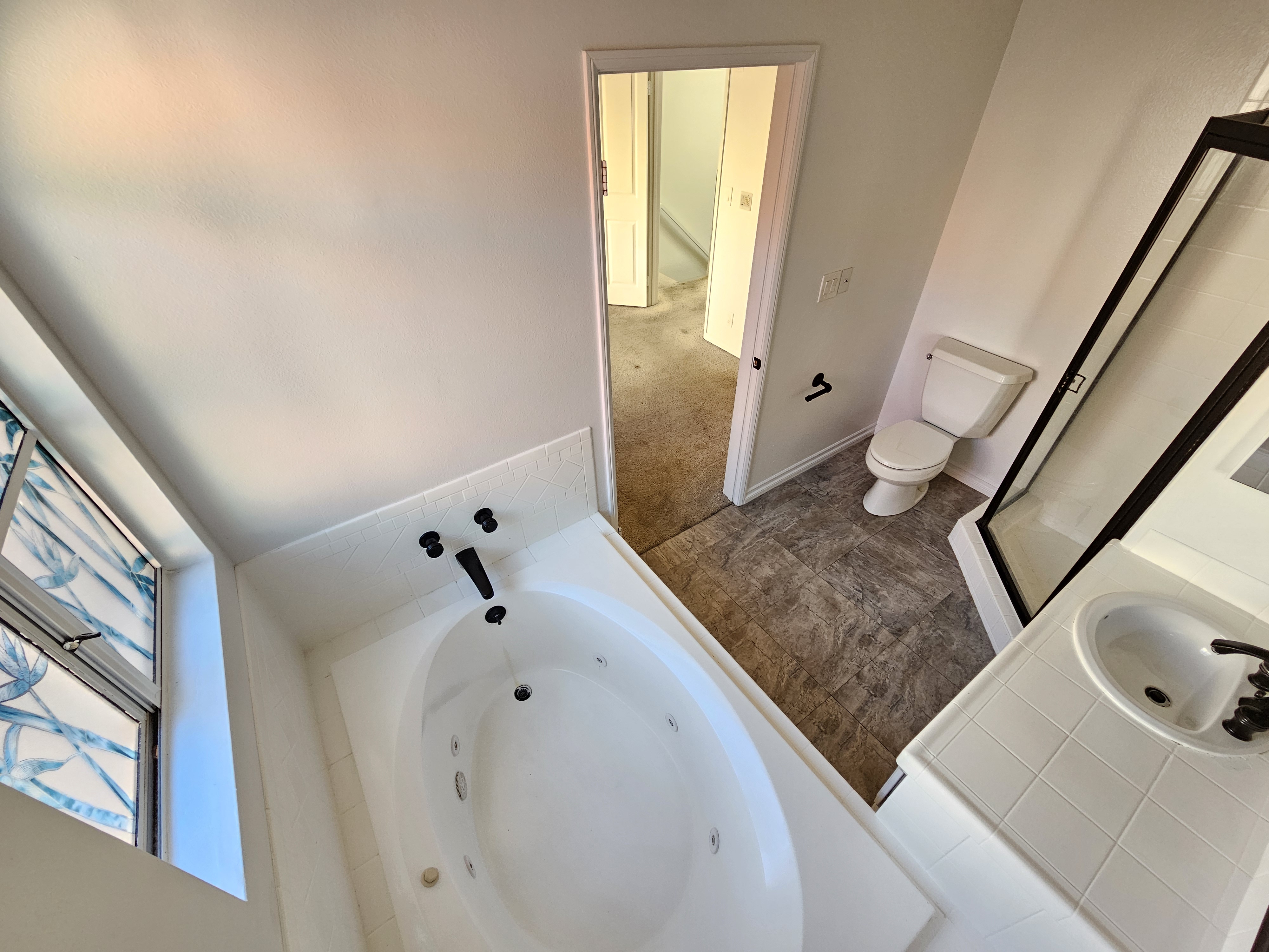 Los Angeles, California, 90068, United States, 2 Bedrooms Bedrooms, ,2 BathroomsBathrooms,Residential,For Sale,1977140