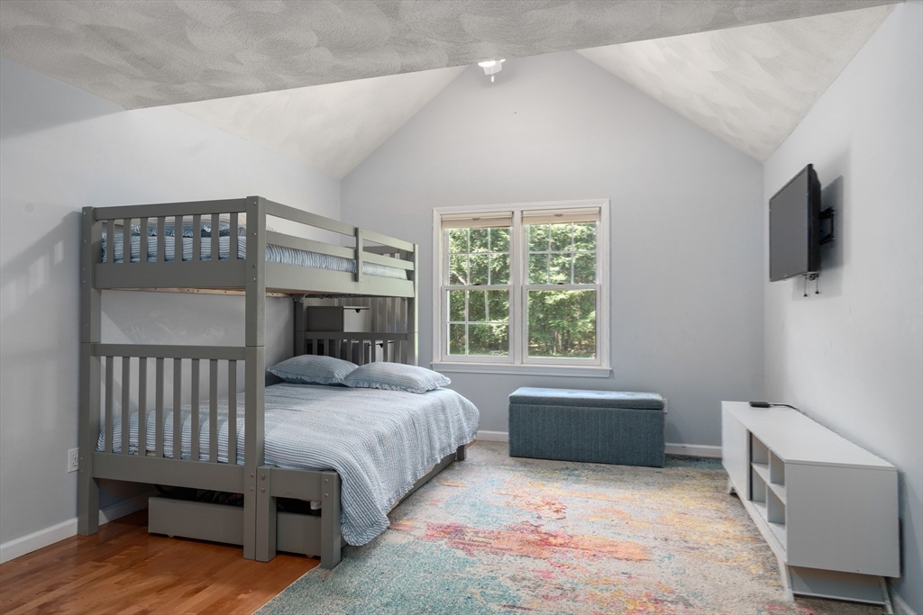 Hopkinton, Massachusetts, 01748, United States, 2 Bedrooms Bedrooms, ,3 BathroomsBathrooms,Residential,For Sale,1875527