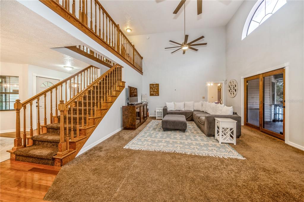 Dover, Florida, 33527, United States, 5 Bedrooms Bedrooms, ,3 BathroomsBathrooms,Residential,For Sale,1948421